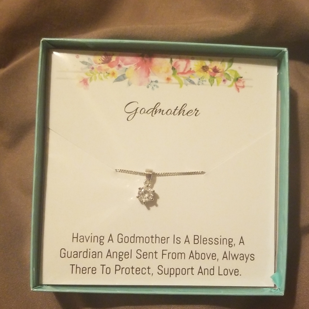 Jewelry necklace and earring to match